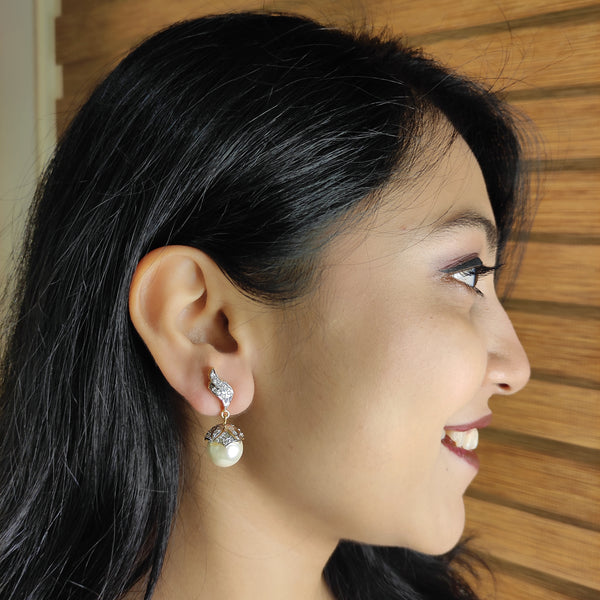 Robin Pearl Earrings